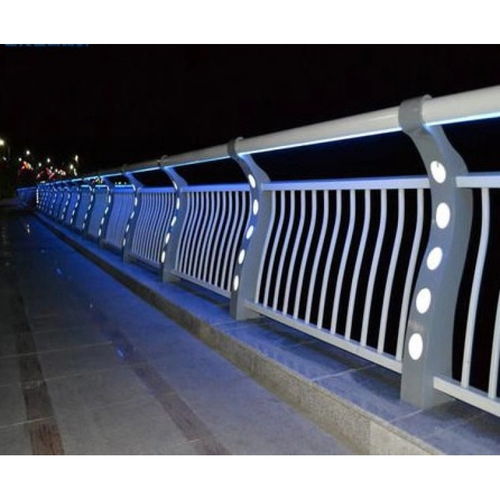 湖南道路護(hù)欄制作在市政工程中的重要性及技術(shù)應(yīng)用